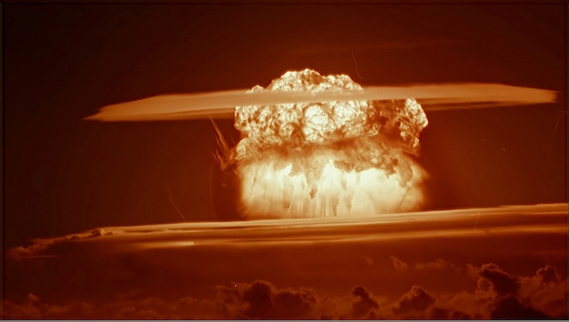 Illustration for article titled Photographs of Atomic Bomb Tests Are Like Science Fiction Made Real